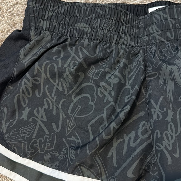 Nike Patterned Athletic Shorts - Picture 3 of 8